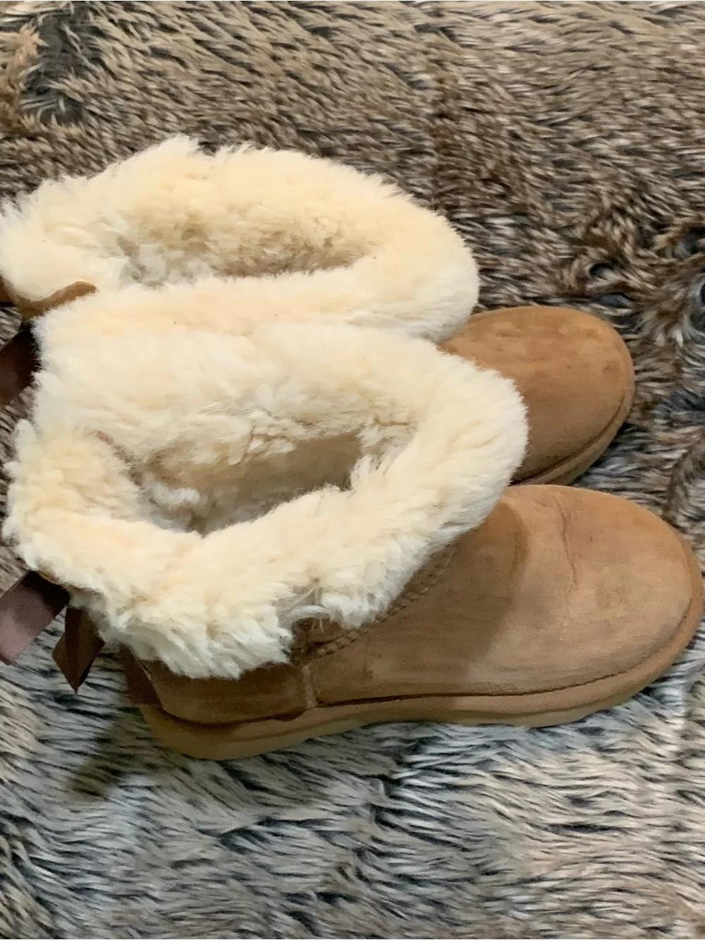 UGG Bailey Bow II kids color: Chestnut size 1